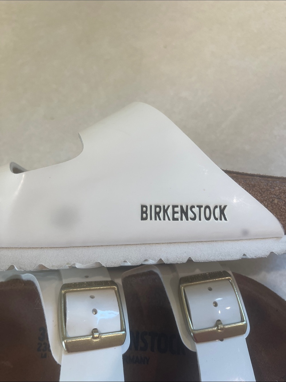 Birkenstock White Two-Strap Patent Slide Sz 5-51/2 (36) Great Condition - Picture 7 of 13